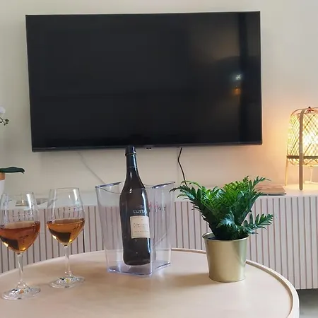 Апартаменты Sherryflat Trebol - Parking